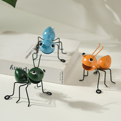 Garden animal ant ornament
